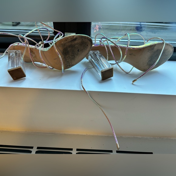 PRETTYLITTLETHING Snake Clear Holographic Block Heel Sandal - Picture 6 of 7